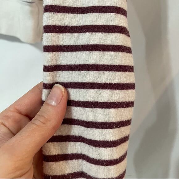 Wildfox Red & White Striped Pullover Sweatshirt Womens XS Crew Neck Long Sleeve - Picture 3 of 7